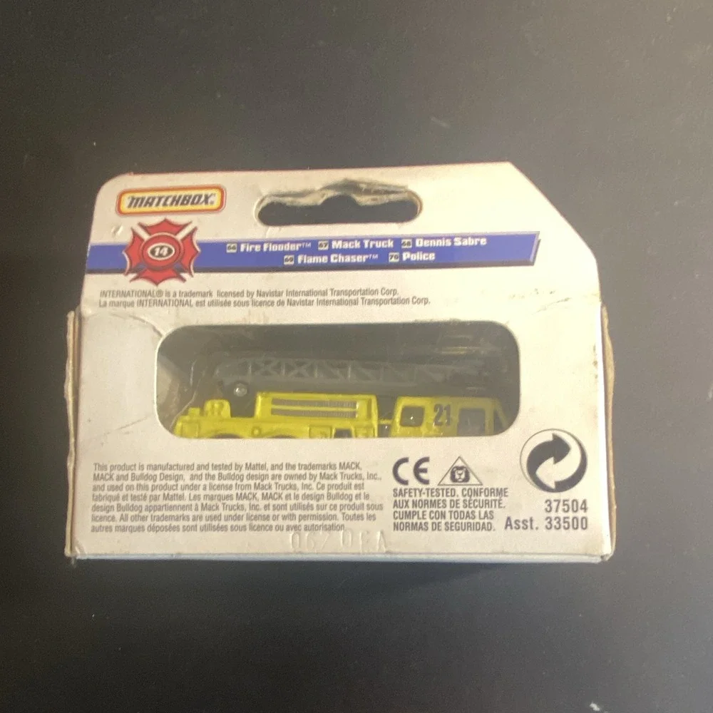 Matchbox Mattel Wheels Mack Flame Chaser Fire Truck 1:64 Diecast #69 NIB